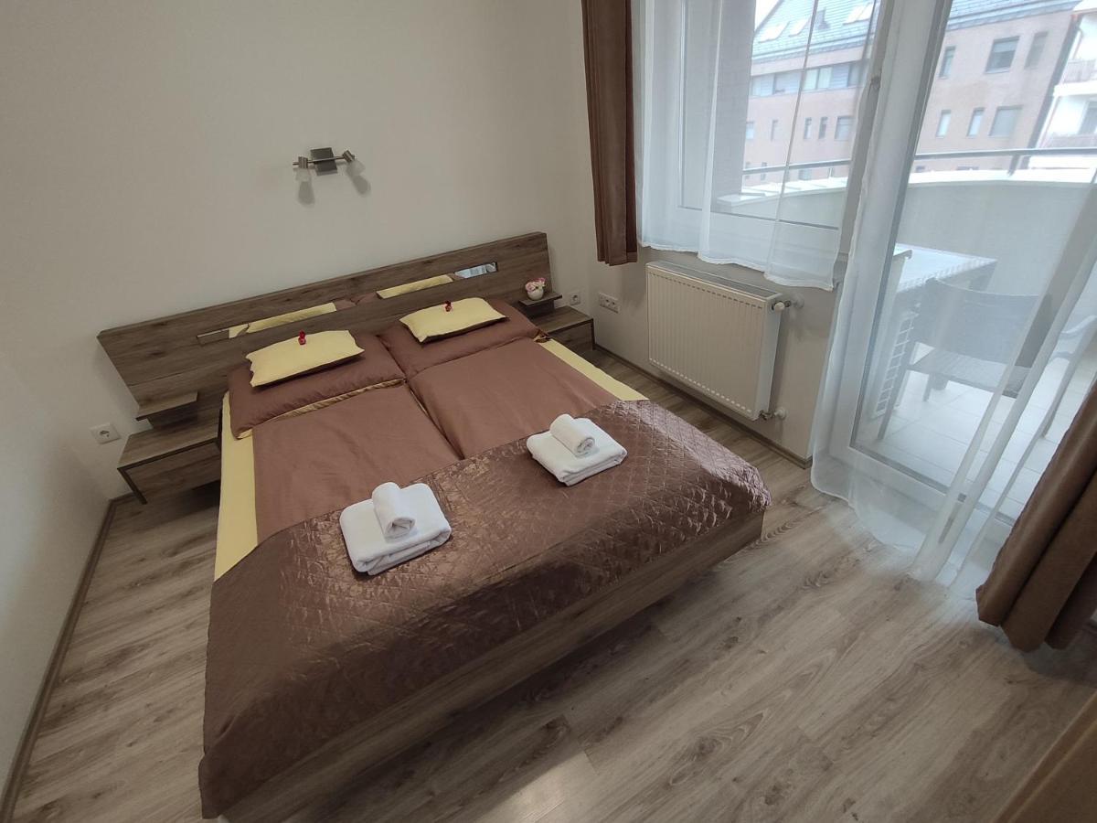 דברצן Hatvan Corner Apartments מראה חיצוני תמונה