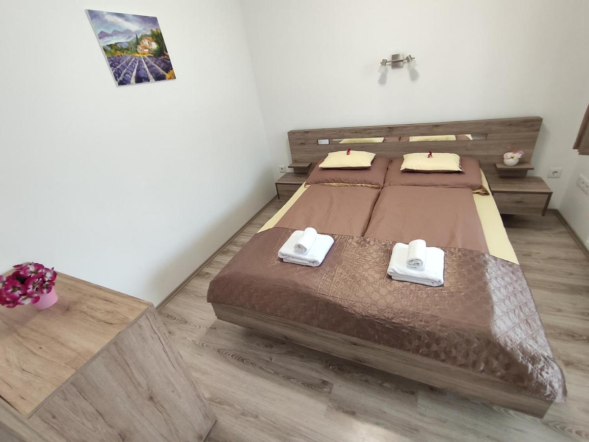 דברצן Hatvan Corner Apartments מראה חיצוני תמונה