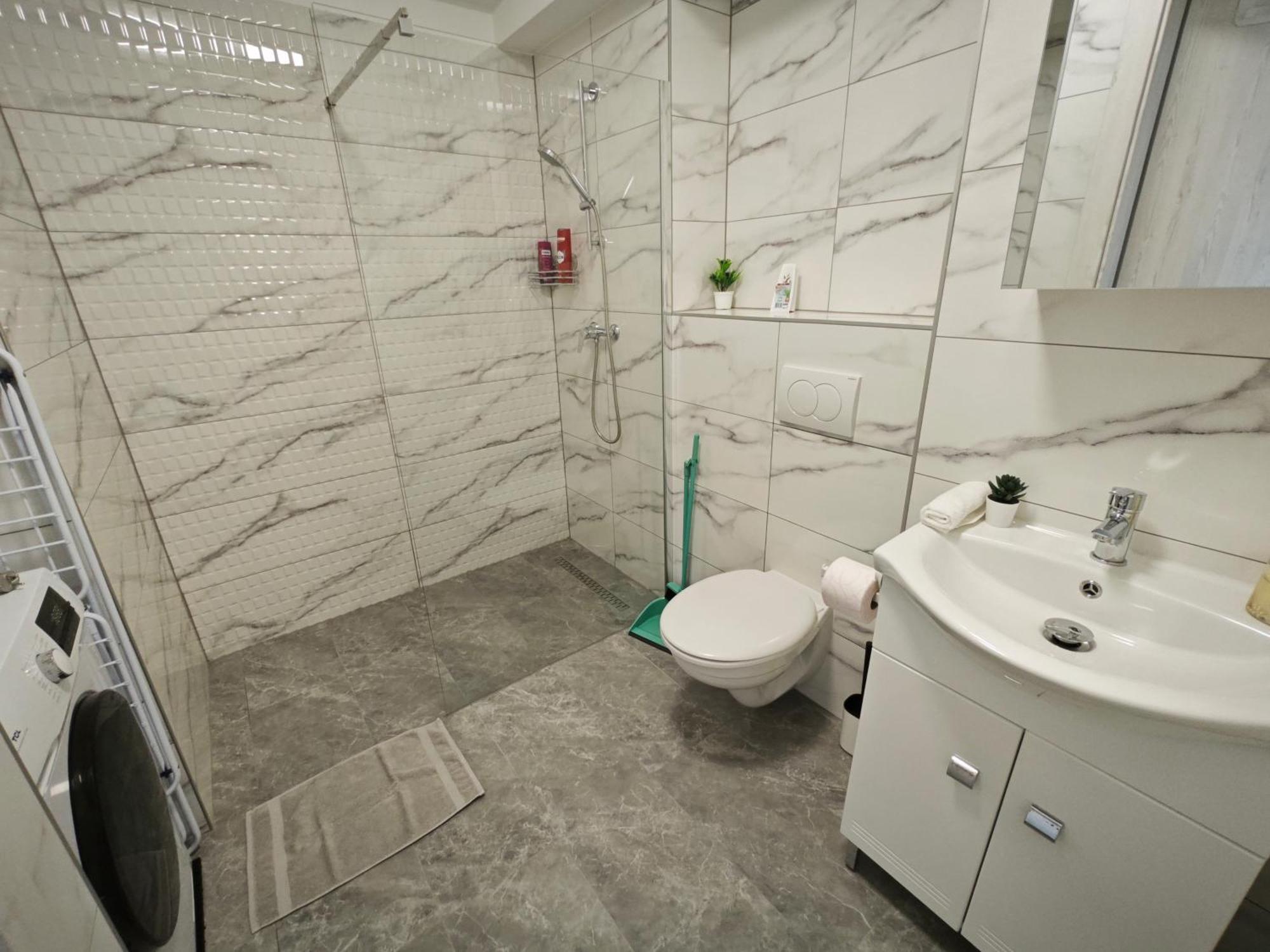 דברצן Hatvan Corner Apartments מראה חיצוני תמונה